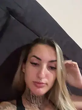 hotskinny1 online show from March 5, 2025, 4:57 pm