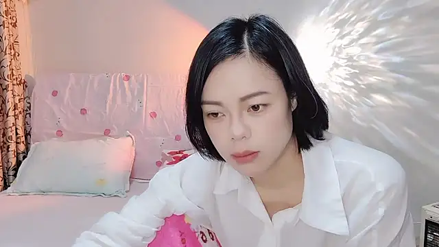 Linda-LL online show from March 3, 2025, 2:36 am