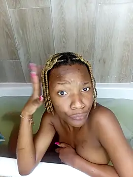 SHANTYBABE online show from September 17, 2025, 7:37 pm