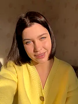 KikiWatson online show from October 18, 2025, 1:12 pm