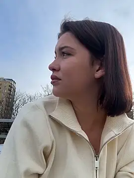 KikiWatson online show from November 20, 2025, 7:08 am