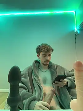 plumboyee online show from December 20, 2024, 10:54 pm