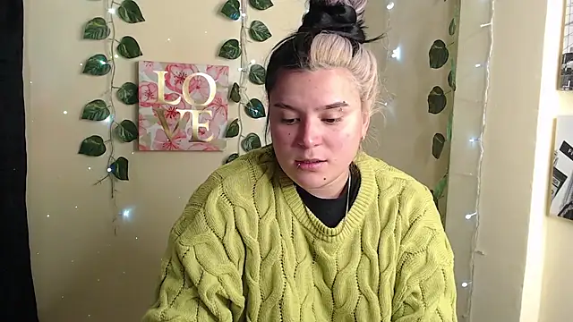 Snapshot of Nika_1_ chatting on February 6, 2026, 1:32 am Nika 1 online show from February 6, 2026, 1:32 am