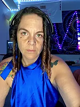 thatonespicychick online show from November 17, 2025, 4:24 pm