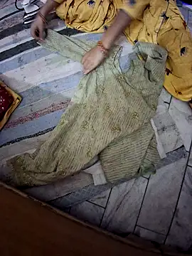 Snapshot of menakshiiikaur chatting on December 2, 2024, 1:57 pm menakshiiikaur online show from December 2, 2024, 1:57 pm