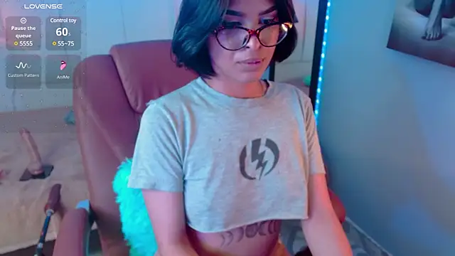 AlessiaVal  online show from January 16, 2025, 3:24 pm