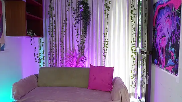 HannaRhodes online show from February 16, 2026, 2:24 pm