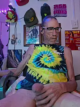 Snapshot of Undercover_Pornstar chatting on June 25, 2026, 5:17 pm Undercover Pornstar online show from June 25, 2026, 5:17 pm