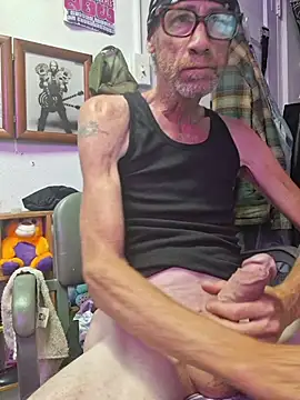 Snapshot of Undercover_Pornstar chatting on July 28, 2026, 4:27 pm Undercover Pornstar online show from July 28, 2026, 4:27 pm