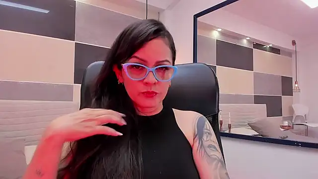 Snapshot of Zara_Jackson chatting on June 26, 2026, 1:37 pm Zara Jackson online show from June 26, 2026, 1:37 pm