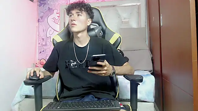 johnny cagee online show from October 25, 2025, 4:53 am