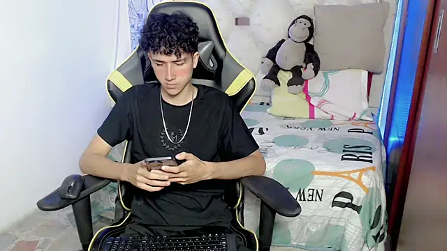 johnny cagee online show from November 20, 2025, 3:39 am