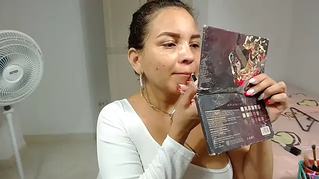 Agatha browser online show from April 14, 2026, 1:17 pm