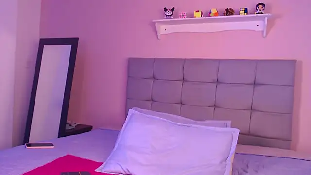 julz 03 online show from February 8, 2026, 4:49 am