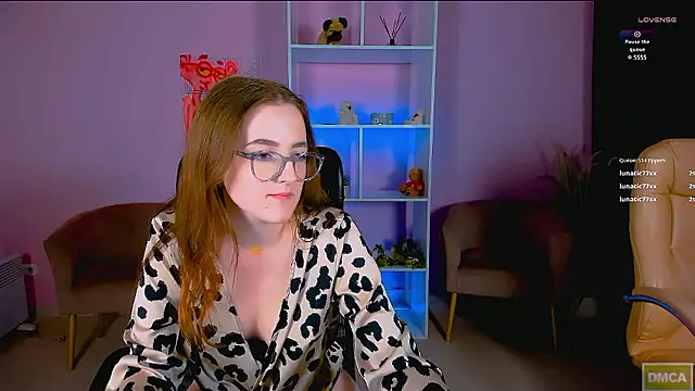 luna berryy online show from December 4, 2024, 1:36 am