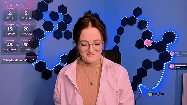 luna berryy online show from December 17, 2025, 9:10 pm