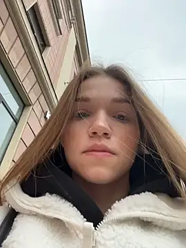 KitteCat online show from November 9, 2025, 9:40 am