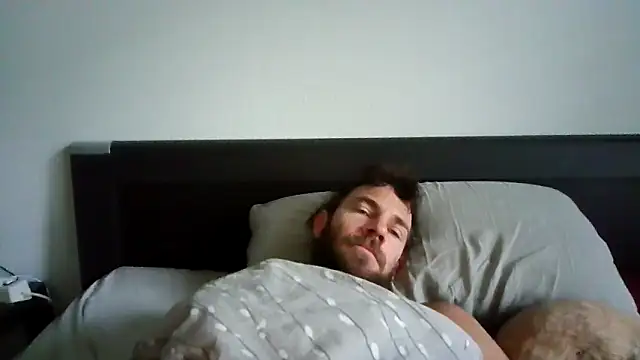 alpha-hunk online show from October 8, 2025, 7:28 am