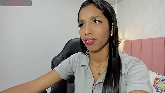 MAYROBERTSS online show from January 11, 2025, 12:18 pm