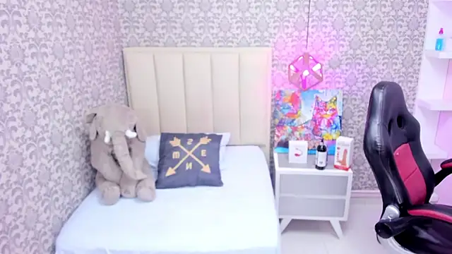 MAYROBERTSS online show from February 27, 2025, 3:47 am