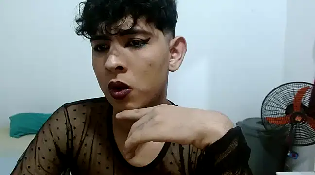 Snapshot of estefania224 chatting on February 21, 2025, 10:39 am estefania224 online show from February 21, 2025, 10:39 am