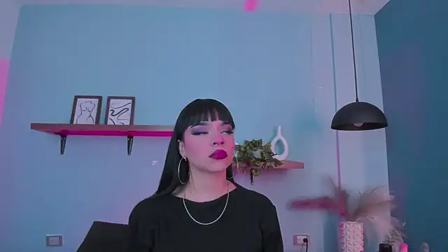 maddy walker online show from November 9, 2025, 1:09 pm