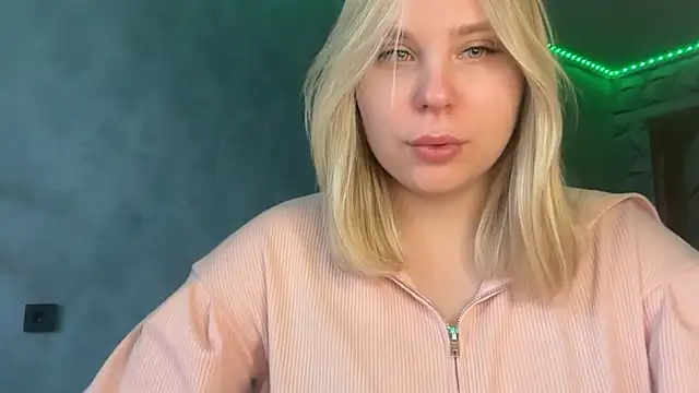 Thalia  Star online show from November 25, 2025, 9:09 am