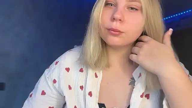 Thalia  Star online show from December 17, 2025, 8:20 am