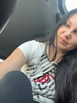 -OLYA- online show from February 10, 2026, 1:37 pm