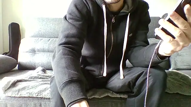 Snapshot of ApollonFit_x69 chatting on March 15, 2025, 10:57 am ApollonFit x69 online show from March 15, 2025, 10:57 am