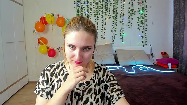 Miss Elsa  online show from March 17, 2025, 3:57 am