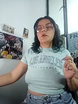 gigiqueen 18 online show from May 11, 2026, 12:27 am