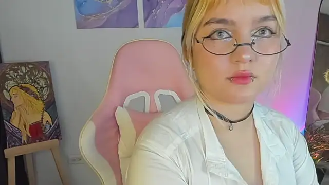 Snapshot of Pretty__zoe chatting on February 27, 2025, 2:32 am Pretty  zoe online show from February 27, 2025, 2:32 am