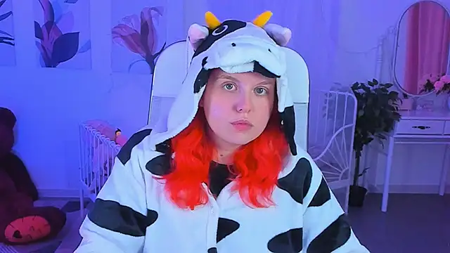 NielletaBlossom online show from February 3, 2025, 5:35 pm