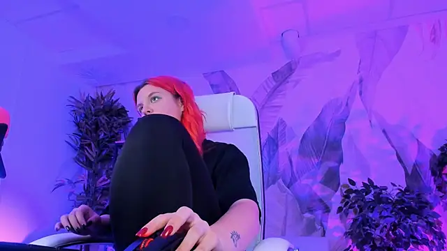 NielletaBlossom online show from February 12, 2025, 11:40 am