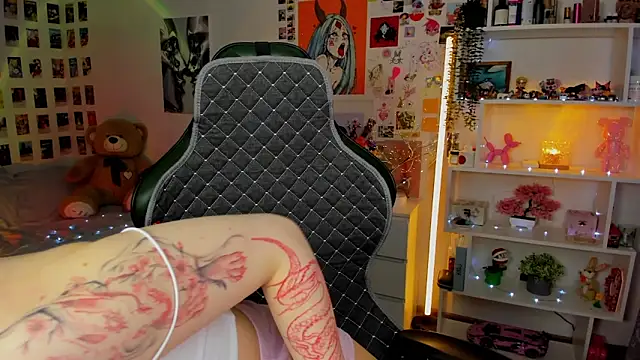 AkiraKatsu online show from January 18, 2026, 11:03 am