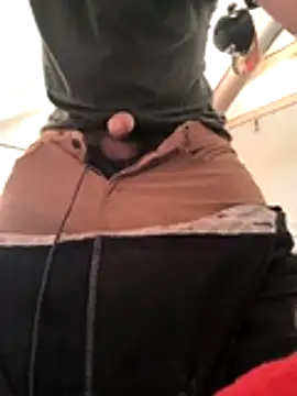 Snapshot of potholder420 chatting on December 16, 2025, 3:17 pm potholder420 online show from December 16, 2025, 3:17 pm