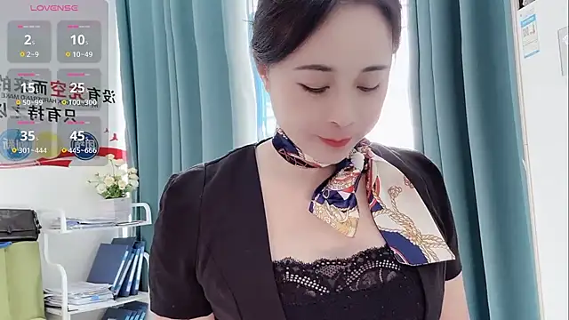 Snapshot of Qwi-V1 chatting on September 9, 2025, 2:22 am Qwi-V1 online show from September 9, 2025, 2:22 am