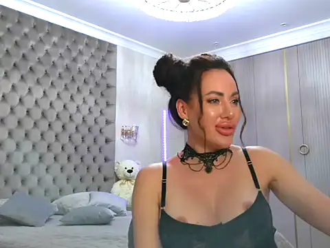 Snapshot of TianaPosh chatting on March 15, 2025, 3:29 am TianaPosh online show from March 15, 2025, 3:29 am