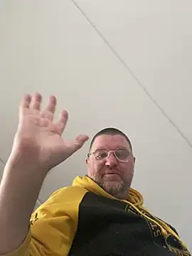 Snapshot of thetobmaster200 chatting on December 2, 2024, 12:29 pm thetobmaster200 online show from December 2, 2024, 12:29 pm