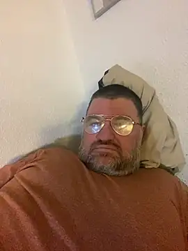 Snapshot of thetobmaster200 chatting on December 10, 2024, 4:17 pm thetobmaster200 online show from December 10, 2024, 4:17 pm