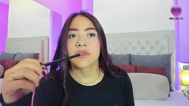 nicolle pierce online show from April 2, 2026, 11:41 am