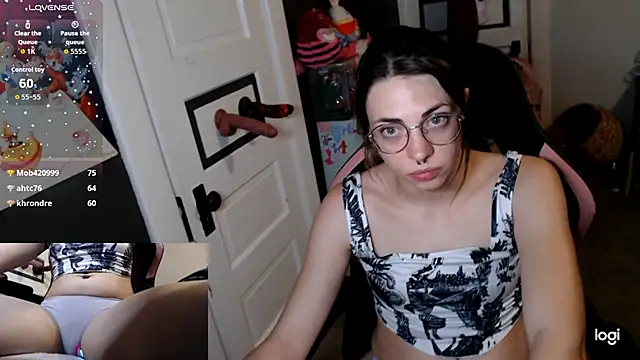 KSwonderland6 online show from January 13, 2026, 6:13 pm