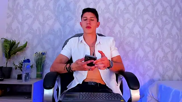 Dorianmistery2322  online show from January 30, 2025, 4:45 pm