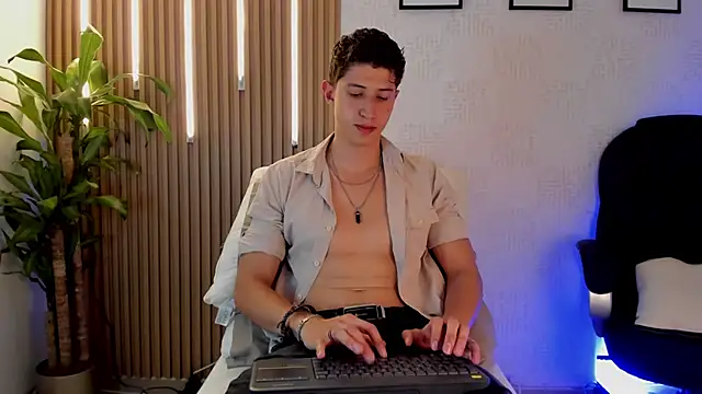 Dorianmistery2322  online show from December 17, 2025, 4:07 am