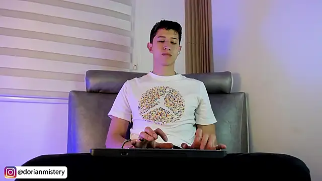 Dorianmistery2322  online show from February 14, 2026, 12:51 am