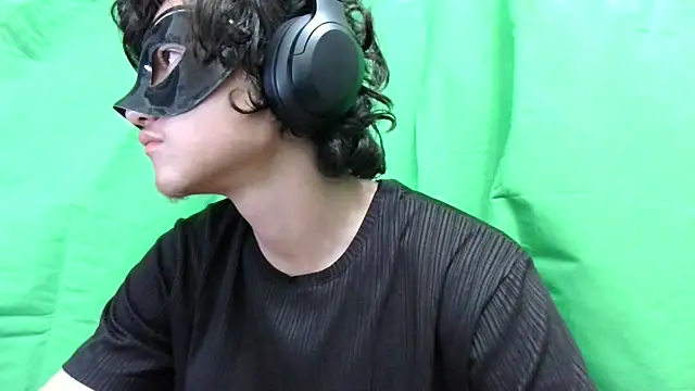 Snapshot of LovelyOwner_com chatting on January 1, 2025, 3:13 am LovelyOwner com online show from January 1, 2025, 3:13 am