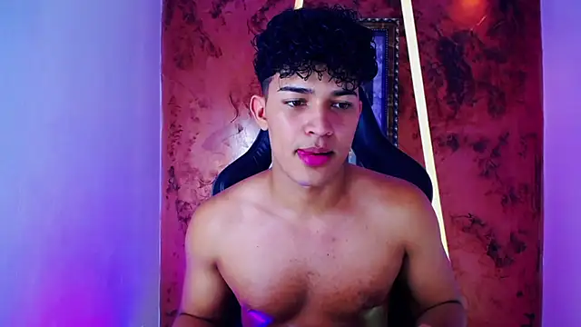jamescurli  online show from February 27, 2025, 9:54 am