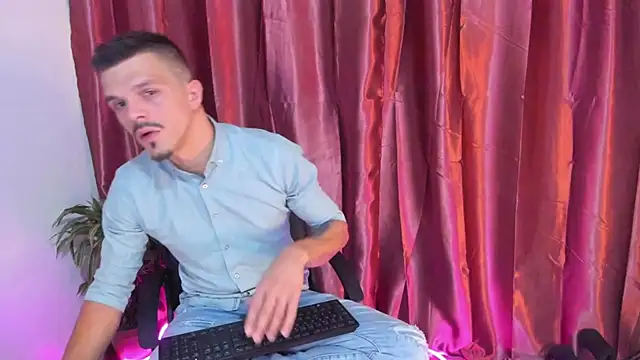 Snapshot of DonyBrown chatting on September 29, 2025, 12:38 am DonyBrown online show from September 29, 2025, 12:38 am