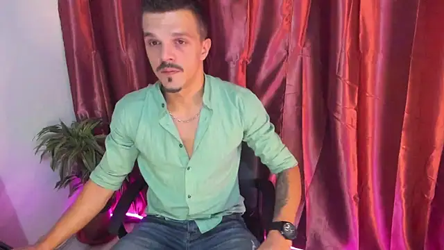 Snapshot of DonyBrown chatting on October 8, 2025, 4:43 am DonyBrown online show from October 8, 2025, 4:43 am